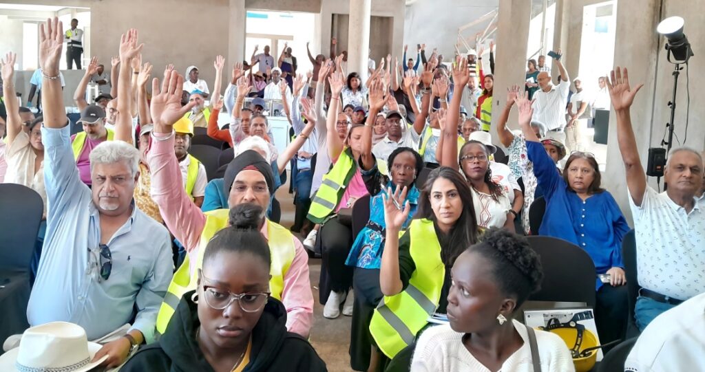 Residents reject the regularization of Kitisuru Manor, showing unity and community power.